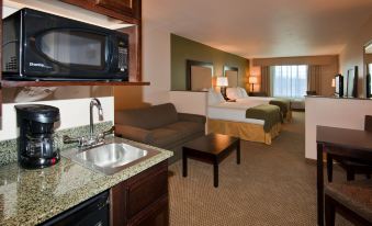 Holiday Inn Express & Suites Dewitt (Syracuse)