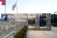 Holiday Inn Express ISTANBUL - ALTUNIZADE by IHG Hôtels à proximité de : Üsküdar