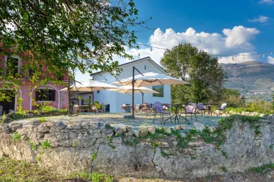 Agriturismo la Vecchia Quercia Hotels in San Mango Piemonte