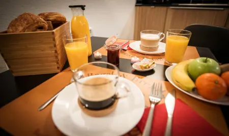 La Maison Gustave Отели рядом с достопримечательностью «Camping Paradis Soleil d'Oc»