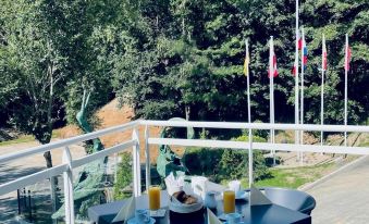 Hotel SPA Husseren Collections - Proche Colmar - Eguisheim - Housity
