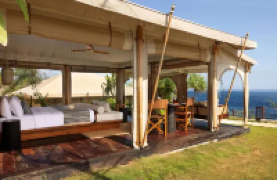 ARNA Suites and Ocean Lounge