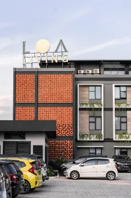 Loa Living Solo Baru Hoteller i Parangjoro