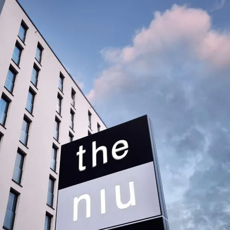 Holiday Inn - the niu, AIR FRANKFURT MESSE by IHG Отели рядом с достопримечательностью «Нидеррад»