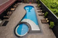 Summit Hotel Tacloban - Pools