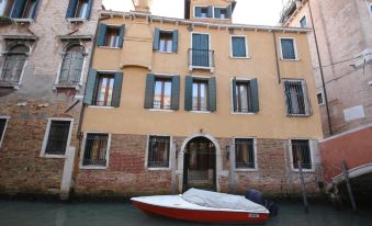 Alla Vigna - Room Only