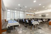 Garni Hotel Azul - breakfast