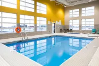 Holiday Inn Express & Suites PRINCE ALBERT - SOUTH by IHG - piscina