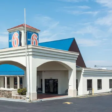 Motel 6 Calhoun, GA