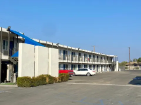 Motel 6 Delano, CA