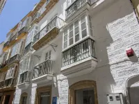 Casual Con Duende Cadiz Hotels near Falla Theater