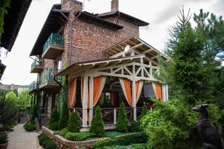 Rassl Country Home (Рассл Кантри Хоум) Отели рядом с достопримечательностью «Сад на острове»