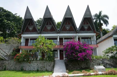 Toledo Inn Отели в г. Samosir Regency