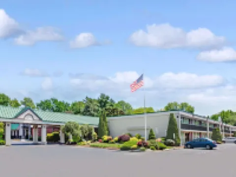 Quality Inn Wayne - Fairfield Area Hotels in Wayne