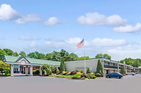 Quality Inn Wayne - Fairfield Area Отели рядом с достопримечательностью «Парк Алпс Роуд»