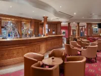 DoubleTree by Hilton Coventry - بار