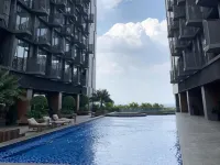 Model J Hotel BSD Carstensz - Kolam Renang