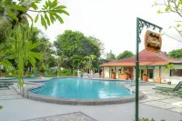 Royal Brongto Hotel - Swimmingpools