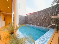 Pavona Maldives - en bord de mer
