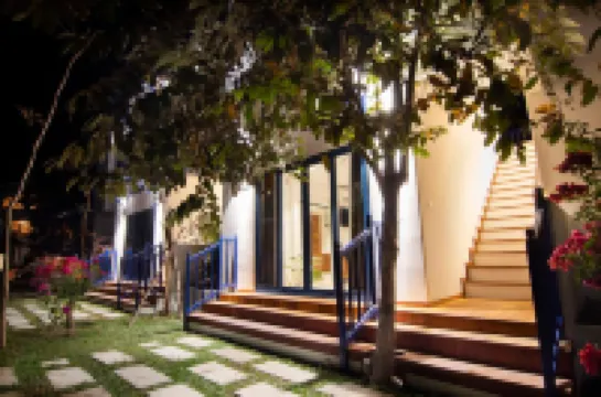 The B Resort Hotel a 