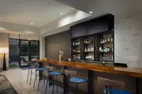Courtyard Little Rock Downtown - bar