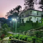 Home in the Hills, Resort & Restaurant