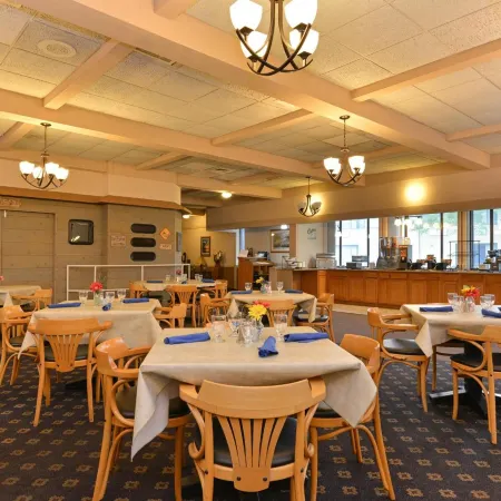 AmericInn by Wyndham la Crosse Riverfront Conference Center