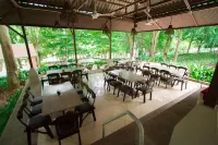 วนธารา รีสอร์ท - พร้อมอาหารเช้า