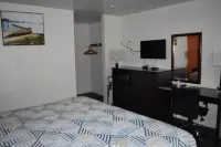 Plymouth Motor Lodge