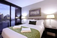 AKOM AT Docklands - Condos