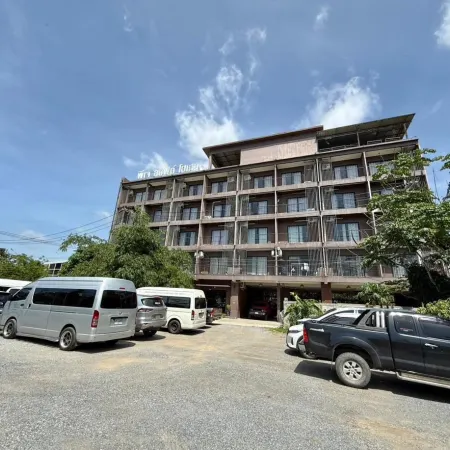PJ Loft Hotel EV Station Lopburi