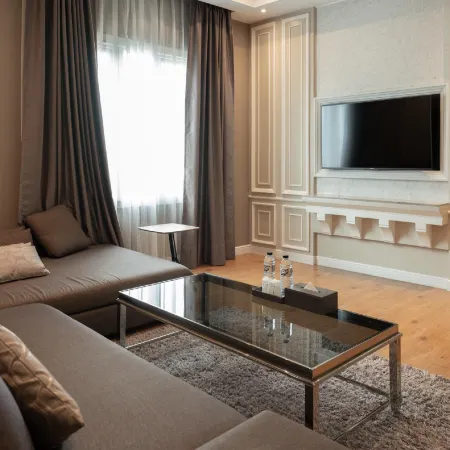 Sri U-Thong Grand Hotel