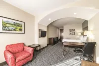 La Quinta Inn & Suites by Wyndham Tulsa - Catoosa Route 66 Hôtels à : Catoosa
