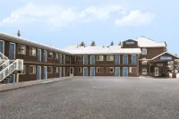 Travelodge by Wyndham Edmonton Airport Hotels in Leduc