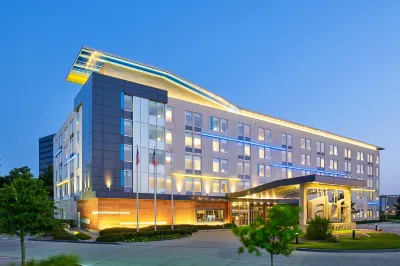 Aloft Las Colinas Hotels near Trinity Railway Express - West Irving Station