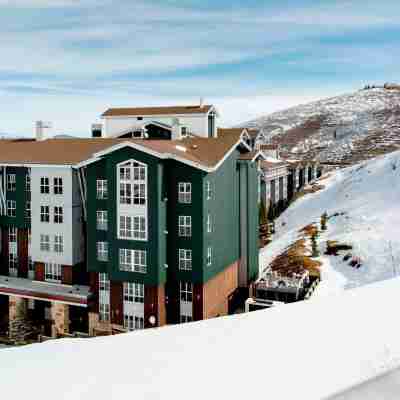 Marriott's MountainSide Hotel Exterior