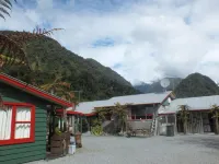 Glow Worm Accommodation Hotels in 
