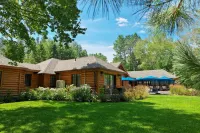 Haliburton Post House Hotels in Minden Hills