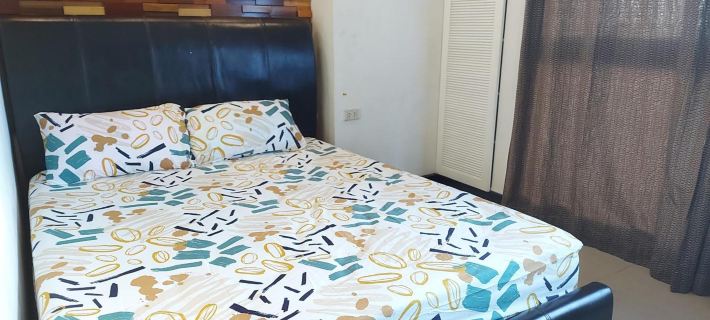 Posh Beds with City View and Pools Hotels in Mandaluyong