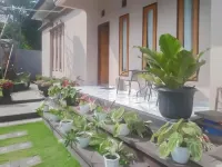 Kedai Oma Syariah Mitra RedDoorz Hotels in Cigugur