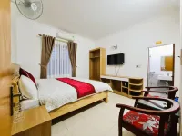 Night Market Heart Hotel MC