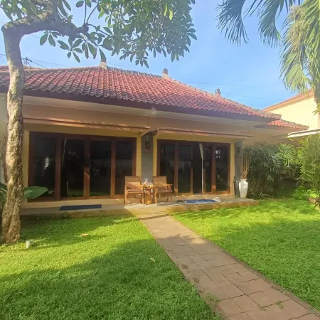 Tattva Uluwatu, Surf & Yoga Retreat Отели рядом с достопримечательностью «Унгасан»
