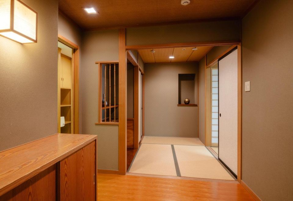 1. 츠바메 산조 워..