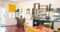 Orange Hill Beach Inn - sarapan