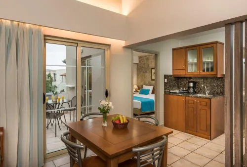 Elotis Suites - Condos