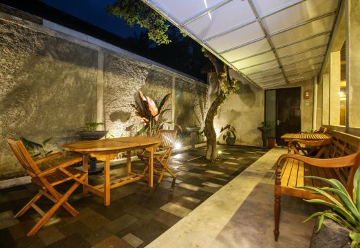 와투 아궁 게스트 하우스 로비