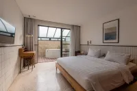 Blackbird Hotel