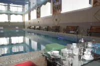 Аэропорт Плаза - С бассейном