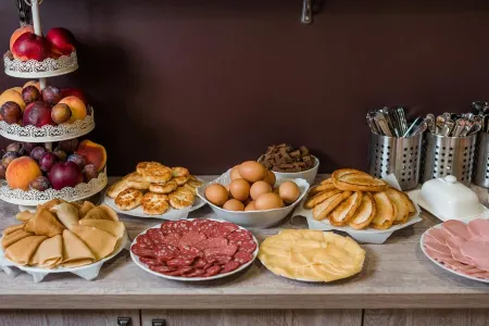 Гранат Отели рядом с достопримечательностью «Храм Иконы Казанской Божией Матери»