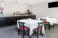 Super 8 by Wyndham Logansport Hotel a Eel Township